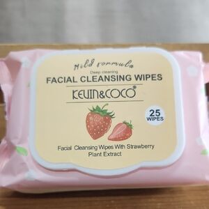 Kevin & Coco Facial Cleansing Wipes with Strawberry Plant Extract